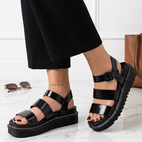 Madden Girl Shoes - Madden Girl Daze Lug-Sole Sandals (USED)